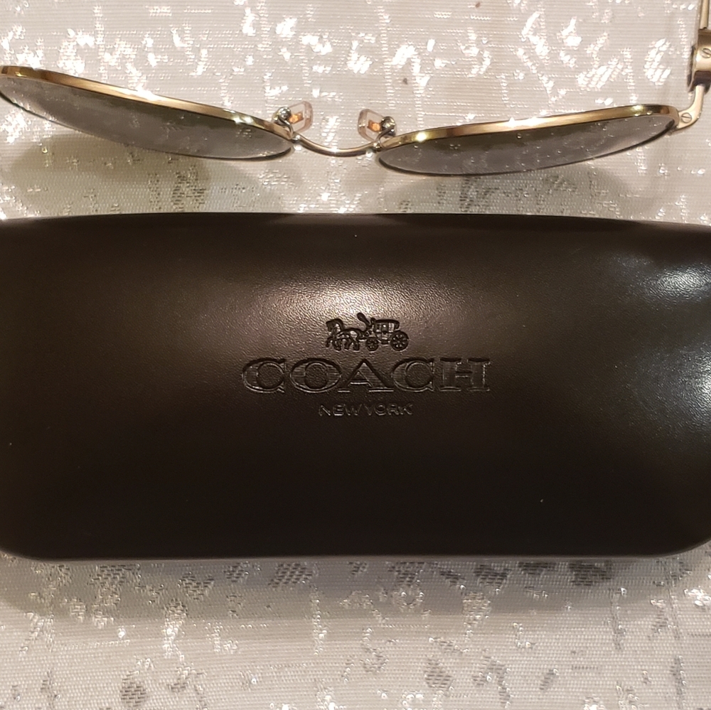New Coach Sunglasses - Picture 3 of 11